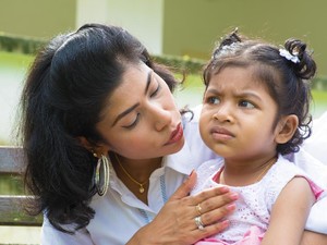 Anak Jadi Bertingkah Saat Ada Ibunya, Tanda Ia Nyaman dengan sang Ibu?