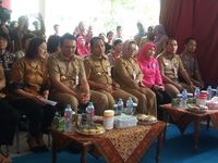 Sophia Latjuba hadir di kegiatan Gubernur DKI Basuki T Purnama (Ahok) saat meresmikan RPTRA Marunda, Jakarta (Foto: Niken Purnamasari-detikcom)