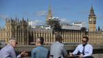Foto: Manneken Pis vs Big Ben, Siapa Bakal Menang?