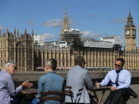  Wanita Ini Berhasil Buat Parlemen Inggris Berdebat Soal <i>High Heels</i>