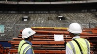 Renovasi stadion GBK ditargetkan selesai pada Oktober 2017. Biaya yang dibutuhkan untuk renovasi ini mencapai Rp 769 miliar.
