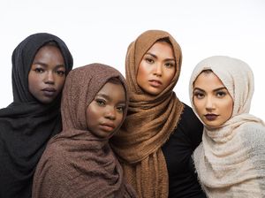 Baru Rilis, Scarf Buatan Blogger Hijab Habiba Da Silva Terjual Habis