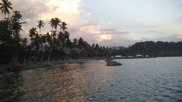 Tenda putih untuk acara Festival Pesona Raja Ampat (Wahyu Setyo/detikTravel)