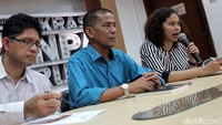 Kepala Divisi Hukum dan Monitoring Peradilan ICW Lalola Easter Kaban memberikan pemaparan dalam bedah buku karya Saldi Isra yang berjudul Hukum Yang Terabaikan.