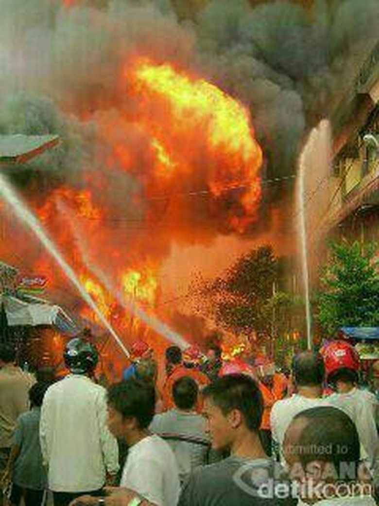 Gondorukem Di Pekalongan Terbakar