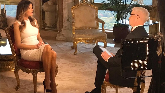 Melania Trump Tampil Membela Suaminya Terkait Komentar Cabul