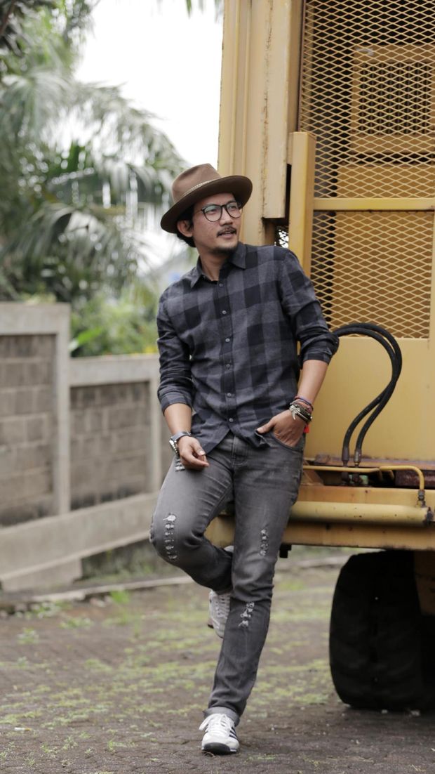 Masih Cinta-cintaan, Sandy Canester Incar Pendengar Muda