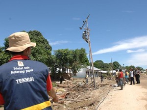 Ada Listrik PLN, Anak-anak di Pedalaman Papua Bisa Belajar Sampai Malam