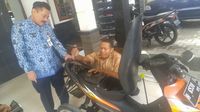 Kisah Penyandang Disabilitas yang Ingin Mandiri dengan Kisah Penyandang Disabilitas yang Ingin Mandiri dengan