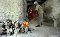 Proses produksi di industri perkapuran ini sangat sederhana.