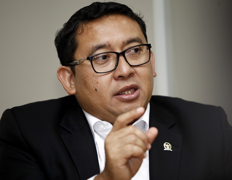 2 Tahun Jokowi-JK, Fadli Zon Tulis Puisi Dua Tahun Berjalan Sudah 2 Tahun Jokowi-JK, Fadli Zon Tulis Puisi Dua Tahun Berjalan Sudah