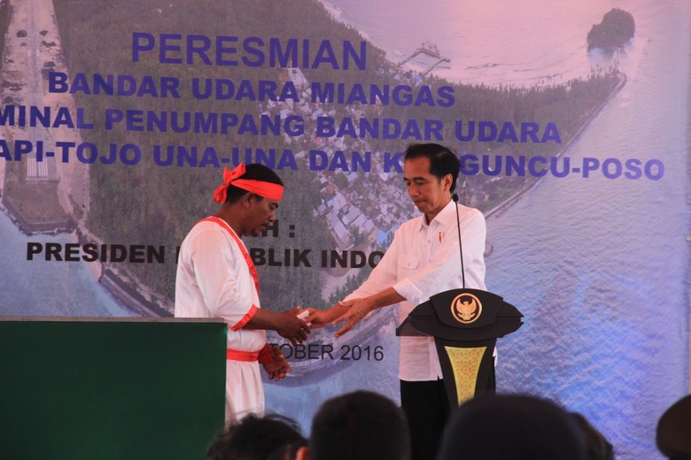 Jokowi Tanya 10 Nama Ikan  Nelayan Miangas Ikan  Kerapu 