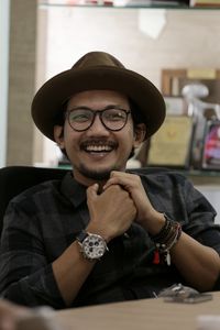 Masih Cinta-cintaan, Sandy Canester Incar Pendengar Muda