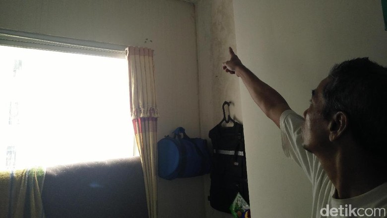 Harap-harap Cemas Warga Rusun Jatinegara Barat Karena Dinding Retak Kian Parah Harap-harap Cemas Warga Rusun Jatinegara Barat Karena Dinding Retak Kian Parah