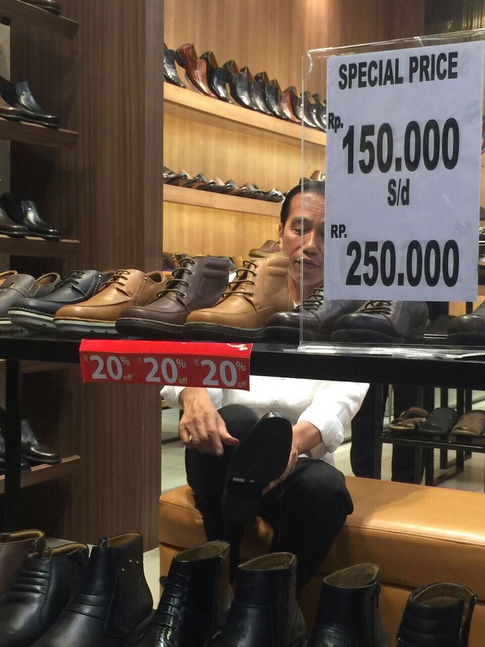 Jokowi dan Sepatu Diskon