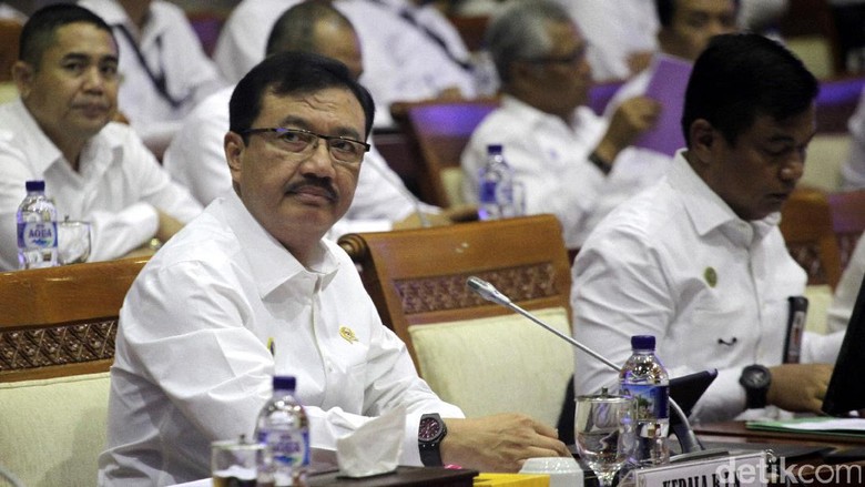 Kepala BIN Bicara Clear and Present Danger dalam Pembubaran HTI Kepala BIN Bicara Clear and Present Danger dalam Pembubaran HTI