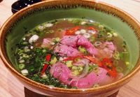 Slurp! Hangatkan Tubuh dengan Pho Enak di 5 Tempat Ini