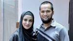 Teuku Wisnu dan Shireen Sungkar Serasi dalam Busana Abu-abu