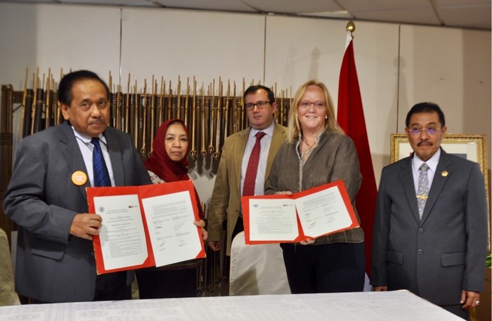 UGM dan 11 PTS Kopertis V Jajaki Kerja Sama dengan Spanyol