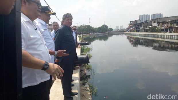 Kajati DKI Jakarta Sudung Situmorang tinjau proyek di Sunter (Foto: Nathania Riris Michico/detikcom)