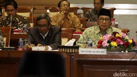 Lukman Hakim Saifuddin tampak didampingi jajarannya petinggi Kemenag.