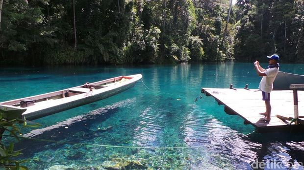 Danau biru bak kaca di Berau, Kaltim