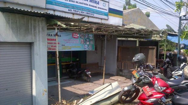 4 Rumah warga mengalami kerusakan dan pihak TNI siap memberi ganti rugi. (Foto: Angling/detikcom)