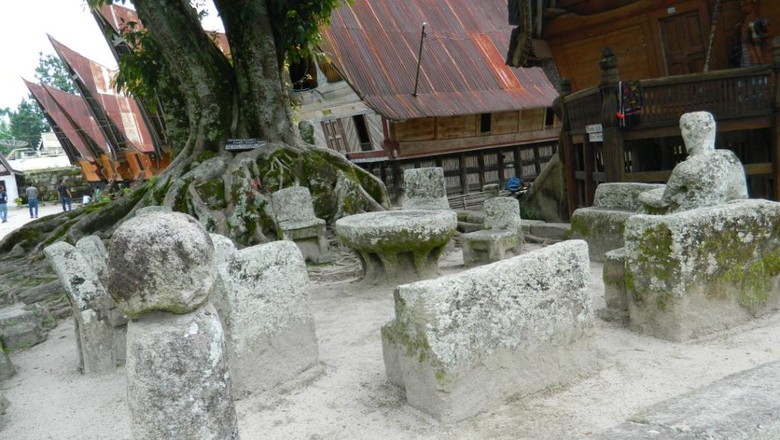 Batu Parsidangan (Acen Trisusanto/dTraveler) Batu Parsidangan (Acen Trisusanto/dTraveler)