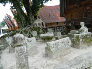 Kisah Batu Parsidangan & Hukuman Penggal di Pulau Samosir