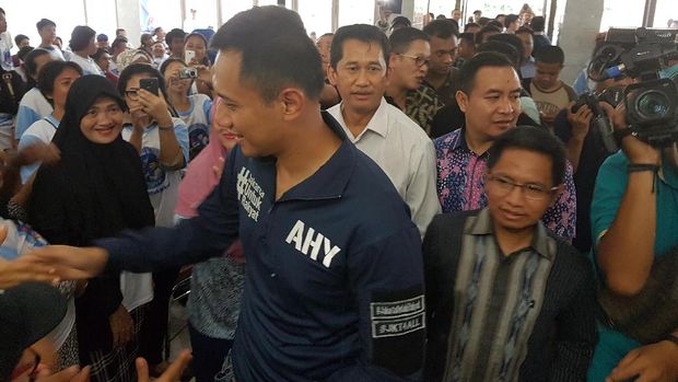 Agus Yudhoyono di Komunitas Jempol Rakyat