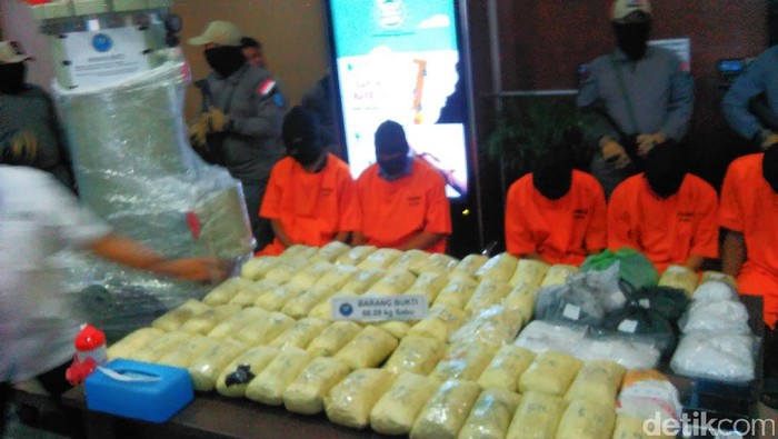 BNN Tangkap 5 Penyelundup Sabu Dalam Pompa Air Jaringan Malaysia