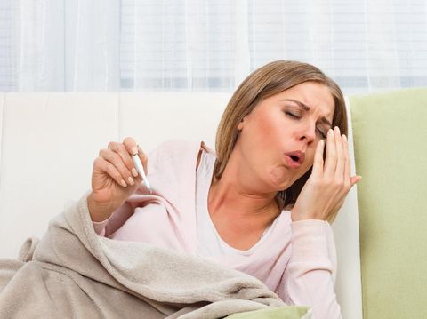 Batuk Terus-menerus Berkepanjangan, Ternyata Orang-orang Ini Kena Kanker Paru