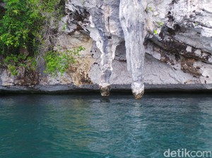 Sst, Ada Batu Penis dengan Mitos Unik di Raja Ampat