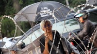 Para aktivis meminta kasus Tragedi Trisakti serta Semanggi I dan II dituntaskan.