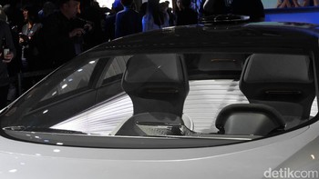 Lalu ada juga lampu pada bagian eksteriornya yang bisa berubah warna, tepatnya ada lima warna yang tersedia. Foto: detikINET/Anggoro Suryo Jati