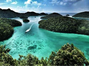 Sambil Menangis, Gubernur Papua Barat Pesan Jaga Raja Ampat