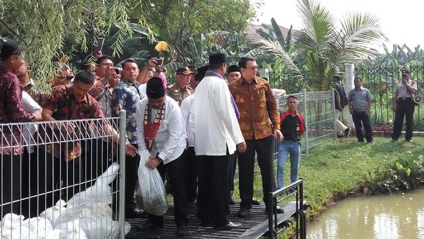 Ahok meresmikan RPTRA Gebang Sari bersama Veronica