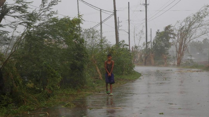 Topan Super Haima Terjang Filipina, 5 Orang Tewas