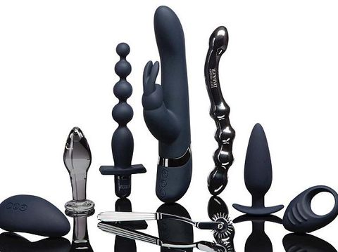 EL James Rilis Sex Toys Terinspirasi dari Fifty Shades Darker