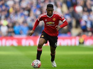 MU Perpanjang Kontrak Fosu-Mensah
