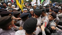 Aksi ini digelar bertepatan dengan 2 tahun pemerintahan Jokowi-JK.