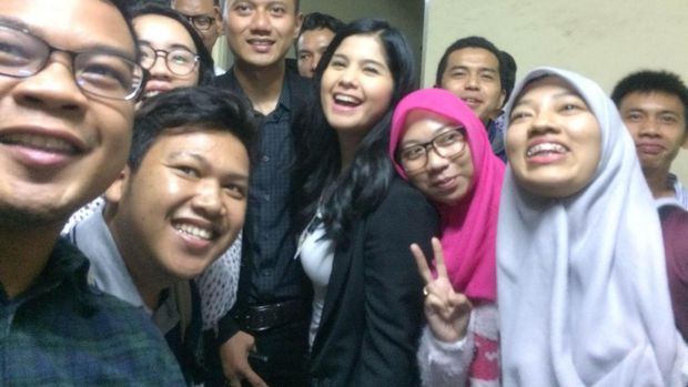  Pakai Jaket Berlogo Universitas Harvard, Agus Yudhoyono Isi Seminar di UI