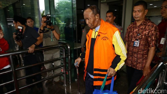 KPK Tambah Masa Tahanan Tersangka Korupsi e-KTP Sugiharto 40 Hari