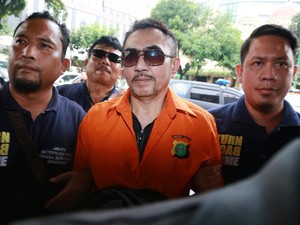 Heboh Pesta Sabu dan Ritual Seks Gatot Brajamusti