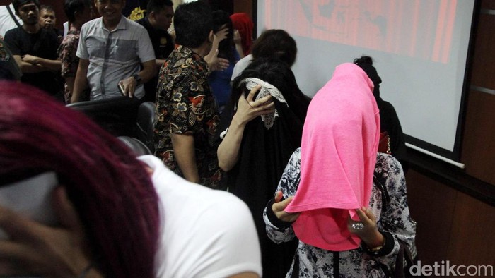 Kantor Imigrasi Bandara Soetta Cekal 4 WN Maroko yang Diduga Akan Jadi PSK