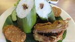 Ada Burung Marlon Goreng dan Burger Juicy di Balai Kota