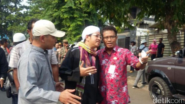 Pendemo ingin bertemu Ahok. (Foto: Niken Purnamasari/detikcom)