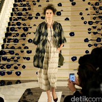 Koleksi Brand Ikat Indonesia by Didiet Maulana Annual Show, mengangkat tema Purnama 2016 bertempat di Four Seasons Hotel. Jakarta. [Foto: Mohamamd Abduh/Wolipop]