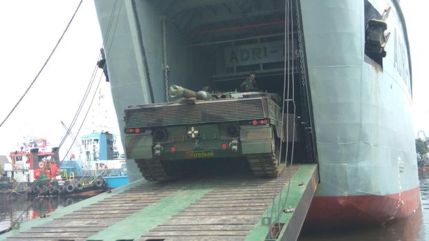 TNI AD Kirimkan 3 Tank Leopard ke Natuna