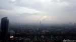 Awan Mendung Payungi Jakarta